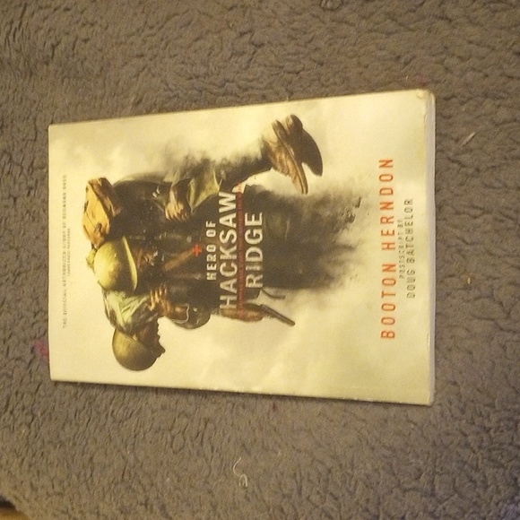 Hero of Hacksaw Ridge book - Picture 1 of 2